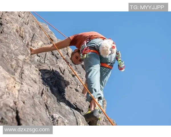 成都攀岩队在攀岩节奏排行榜中荣获第八名展现实力与风采